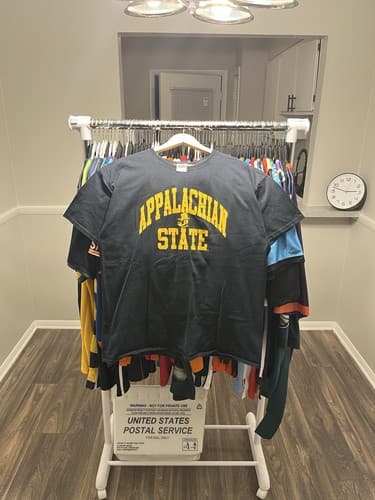 Vintage Y2K Appalachian State Mountaineers Black Gildan T-Shirt Size XL — app-state fan gear