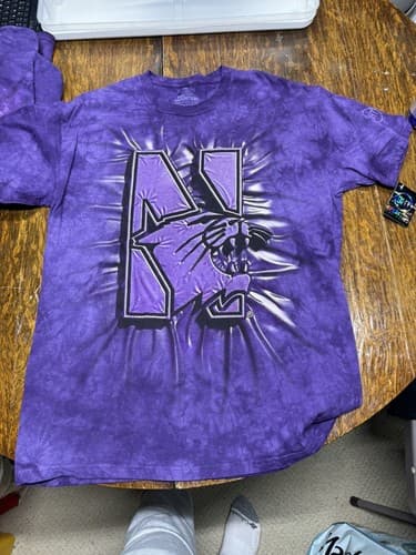 NorthWestern Wildcats T-shirt Size Large Purple Short Sleeve Basketball Logo — northwestern fan gear