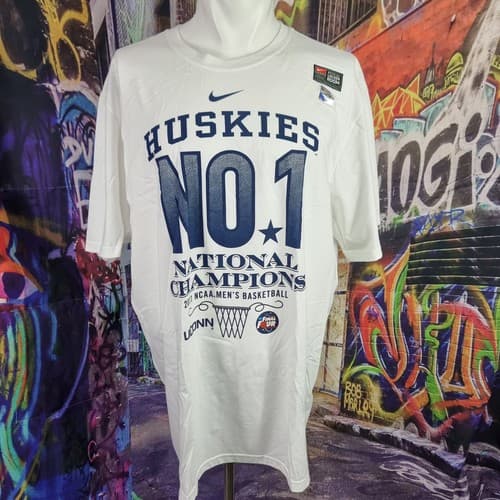 Washington Huskies 2011 Basketball National Champions Nike Shirt XXL (A44)  — washington fan gear
