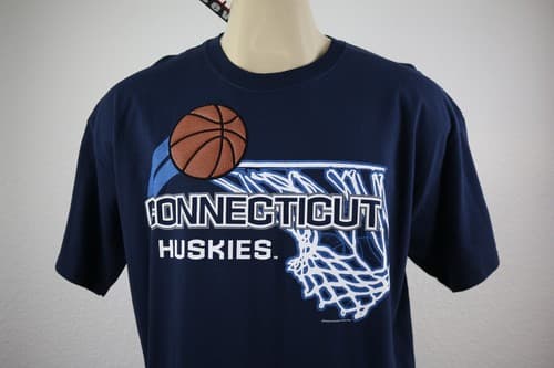 NEW Park 7 College Connecticut Huskies Men's Short Sleeve T-Shirt Size XL — connecticut fan gear