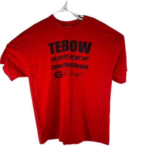 Georgia Bulldogs Tebow Tastes Like Chicken Gildan Size 2XL Red Football T-Shirt — georgia fan gear