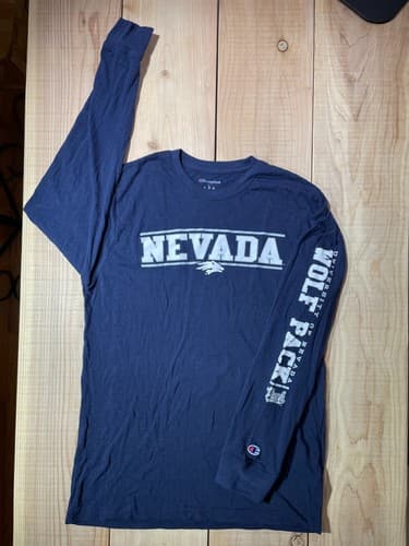 Champion Univ Nevada Wolfpack Lt Wt Long Sleeve T Shirt Men's L Navy Blue NWOT — nevada fan gear