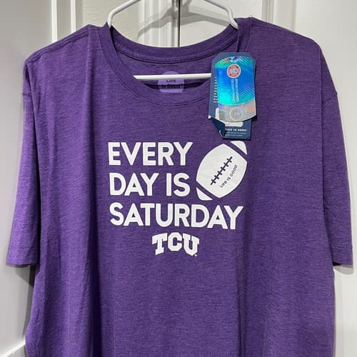 Life is Good Shirt mens XL Purple TCU Horned Frogs Every Day is Saturday 59336 — tcu fan gear