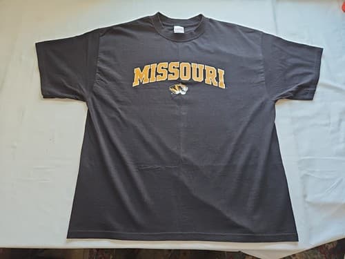Vintage Missouri Tigers Shirt Men’s XL 23x29  90s Graphic Mizzou Basketball  — missouri fan gear