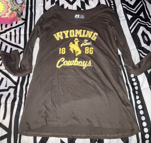 Women’s Wyoming cowboys long sleeve shirt — wyoming fan gear
