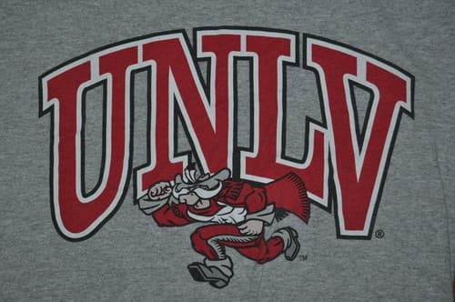 t-shirt small university nevada las vegas unlv rebels 18 inches pit to pit — unlv fan gear