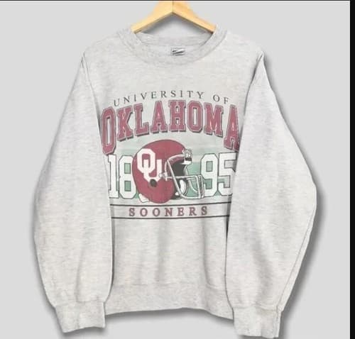 University of Oklahoma Sooners Football Vintage Style T-Shirt Gildan — oklahoma fan gear