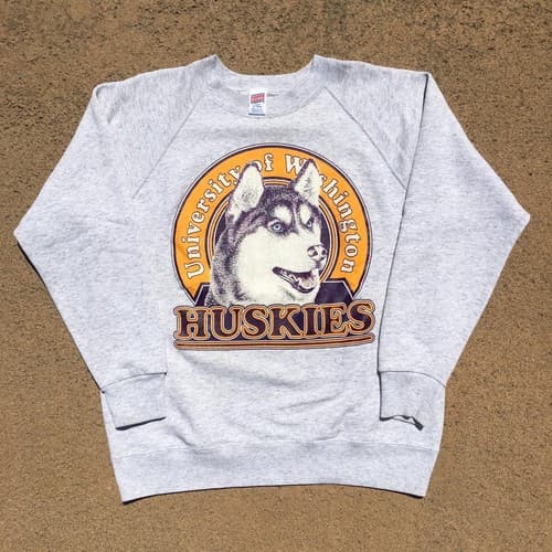 WASHINGTON HUSKIES Vintage College Football crewneck sweatshirt VK04288 — washington fan gear
