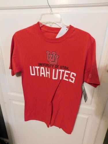 University Of Utah Utes Standing Together Shirt Size Small NEW With Tags — utah fan gear