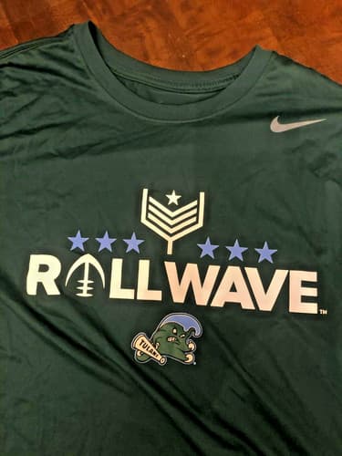 Tulane Roll Wave Nike dri-fit green long sleeve large shirt — tulane fan gear