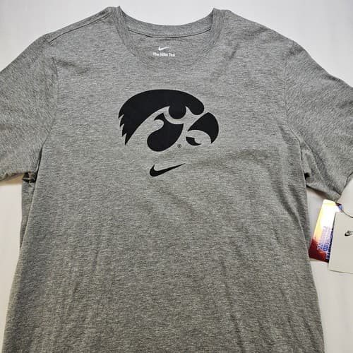 Nike Iowa Hawkeyes T-Shirt Men’s Medium Gray Short Sleeve NCAA NWT Fan Gear — iowa fan gear