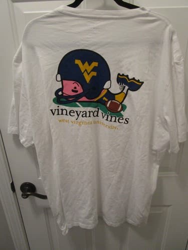 VINEYARD VINES WEST VIRGINIA MOUNTAINEERS FOOTBALL WHALE S/S T-SHIRT SIZE 3XL — west-virginia fan gear