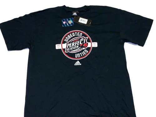 Rare 2009 Cincinnati Bearcats Football Undefeated T-Shirt NEW Jason Travis Kelce — cincinnati fan gear