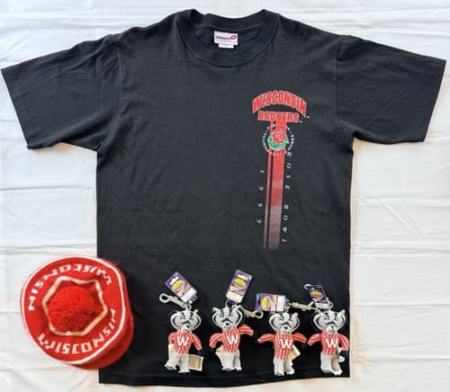 NWOT 1999 Wisconsin Badgers Rose Bowl Shirt Bucky Key Chains Beanie Hat Brim Pom — wisconsin fan gear