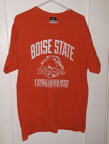 Boise State Broncos T Shirt L Large — boise-state fan gear